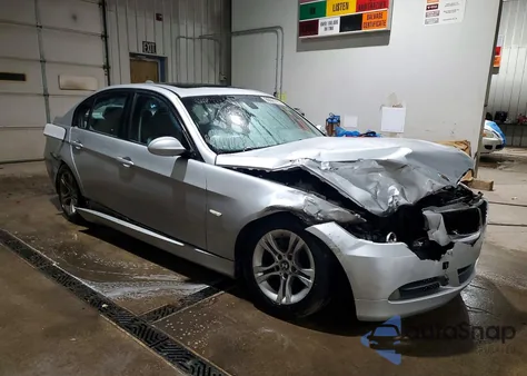 2008 BMW 328 Xi z USA, uszkodzony, nr VIN WBAVC93518K036348